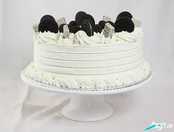 کیک تولد با خامه و شکلات