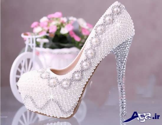 مدل های رنگی و سفید کفش عروس 