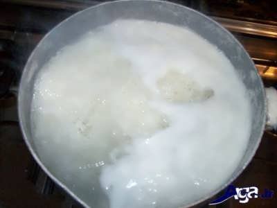 پختن برنج و در مقداری آب و نمک 