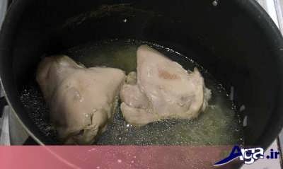 پختن سینه مرغ در آب 