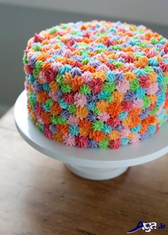 تزیین کیک با خامه های رنگی 