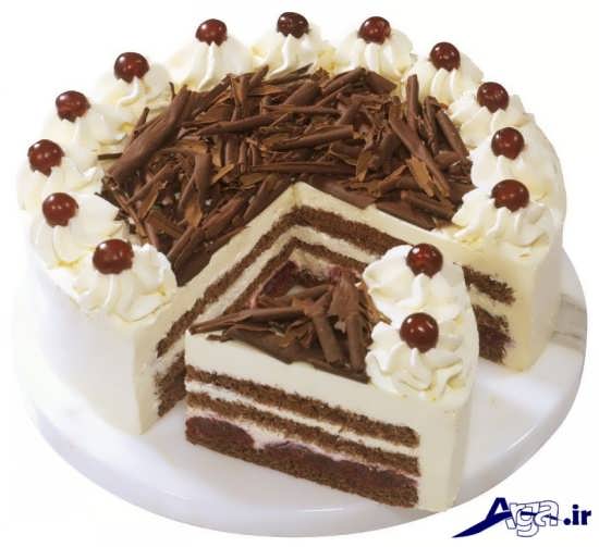 تزیین کیک با شکلات و خامه 