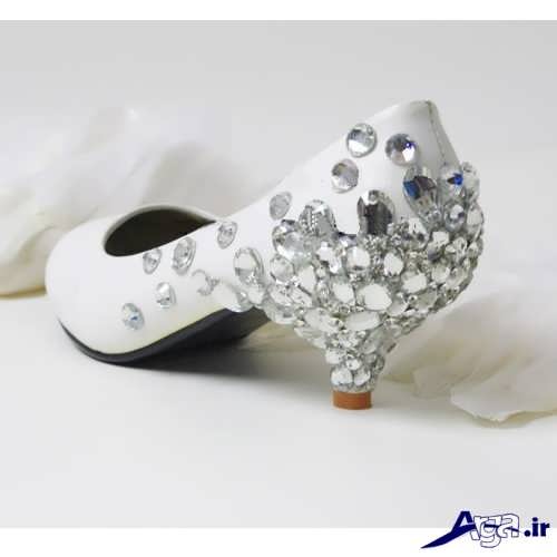 مدل کفش عروس کار شده با سنگ تزیینی 