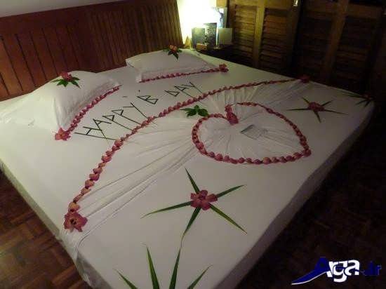 تزیین تخت خواب با طرح گل و قلب 