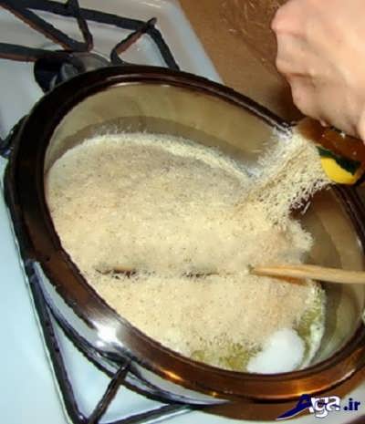 اضافه کردن کادایف رشته ای به مخلوط شکر و کره 