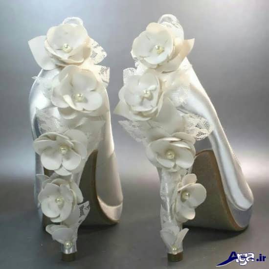 تزیین کفش های عروس با گل