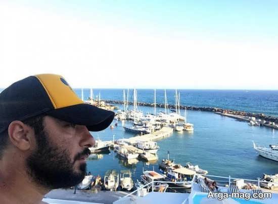 بازیگر مرد معروف ایرانی در سواحل زیبای یونان