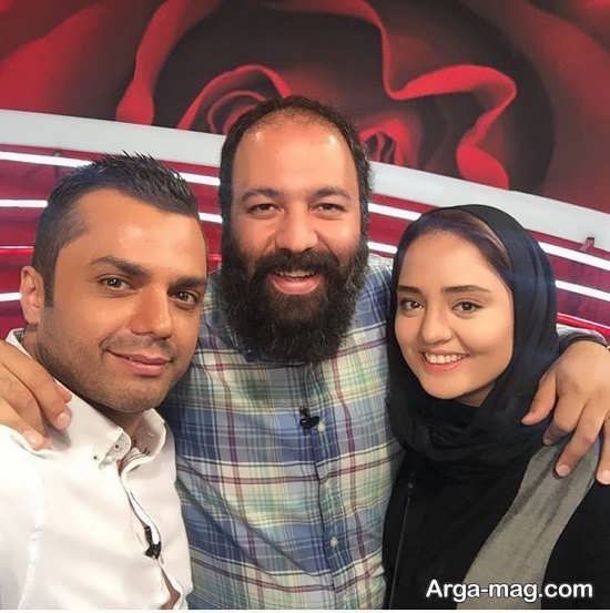 آرش ضلعی پور در کنار زوج هنری نرگس محمدی و علی اوجی
