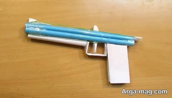 ساخت کاردستی تفنگ با کاغذ رنگی 