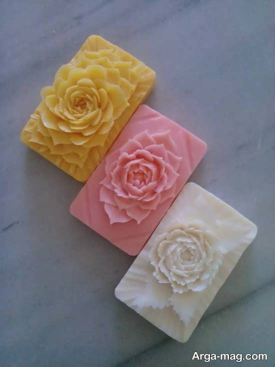 کنده کاری زیبا طرح گل روی صابون