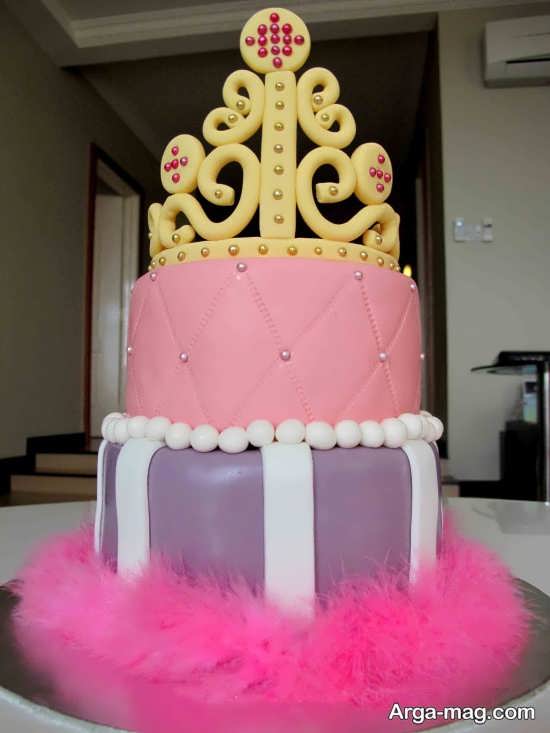 کیک تولد دو طبقه برای تم تولد پرنسسی 