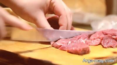 قیمه کردن گوشت در تهیه حورش کدو حلوایی