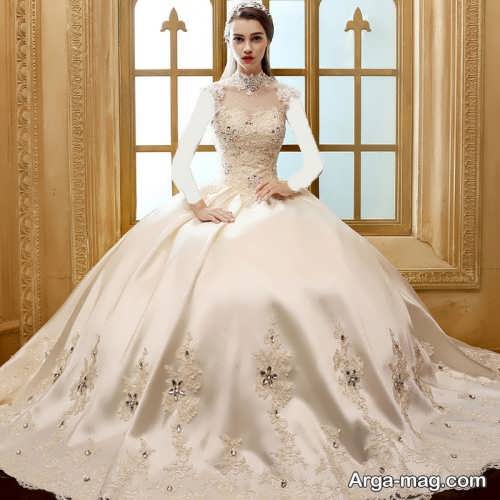 مدل لباس عروس کار شده یقه پرنسسی 