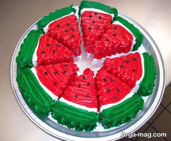 تزیین کیک شب یلدا به شکل هندوانه