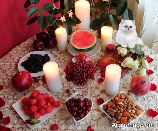 تزیین زیبا میز شب یلدا با شمع