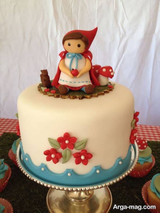 تزیین کیک با تم تولد شنل قرمزی