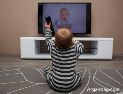 کودک در چچه سنی می تواند به تماشای تلویزیون بپردازد؟