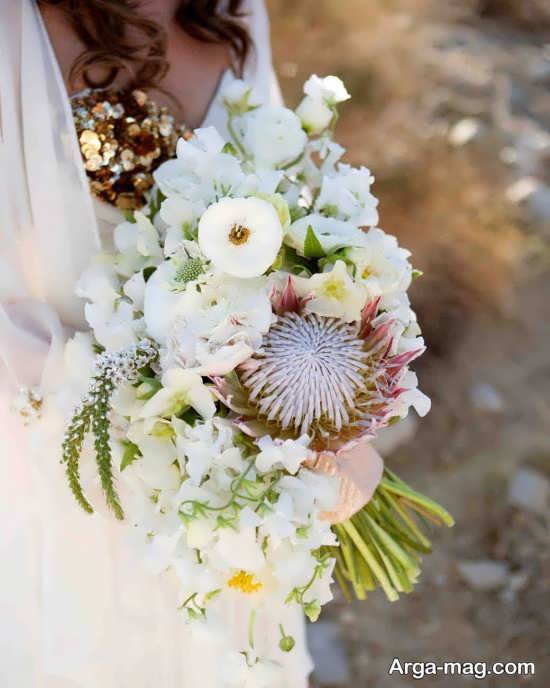 دسته گل عروس با گل های سفید