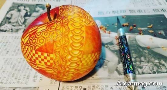 تزئین سیب با ابزار مخصوص