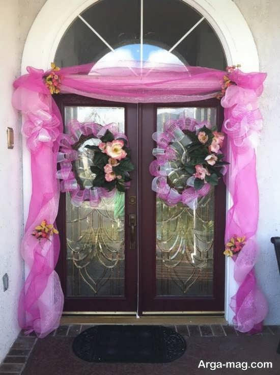 تزیین درب اتاق عروس با گل و تور