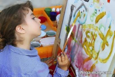 علت استفاده کودک از رنگ تیره در نقاشی