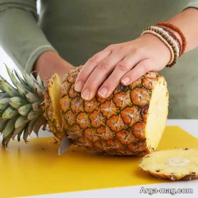 جدا کردن قسمت تحتانی آناناس