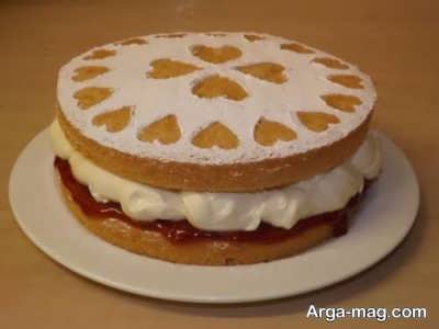 تزیین زیبا کیک اسفنجی با روشی ساده و زیبا 