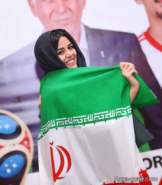  عکس ماهور الوند با پرچم ایران 