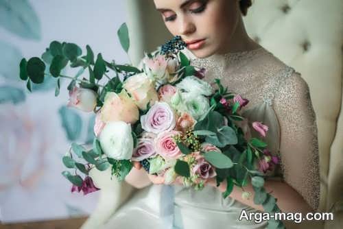 ژست عکس عروس با دسته گل