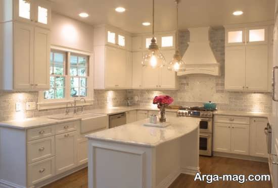 طراحی زیبا و لاکچری آشپزخانه با رنگ سفید 