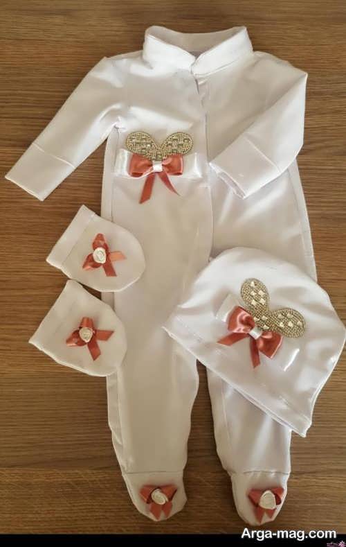 تزیین ساده لباس نوزاد 