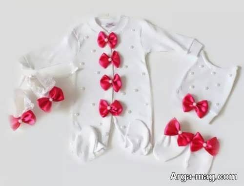 تزیین زیبا لباس نوزاد 