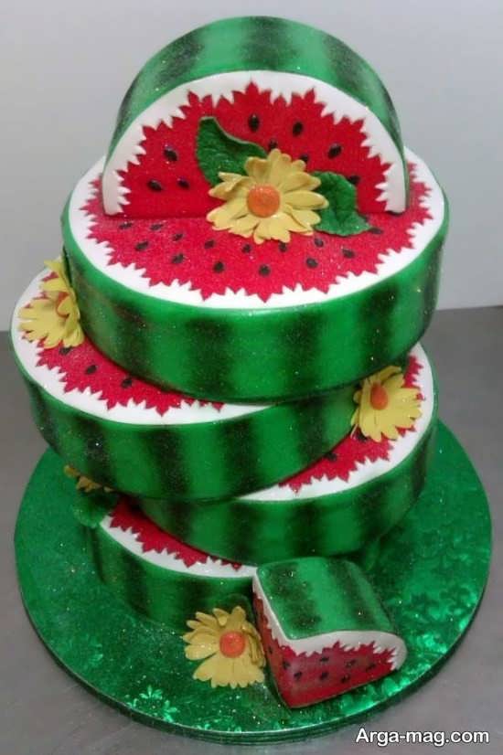 تزیین کیک با طرح زیبا برای شب یلدا