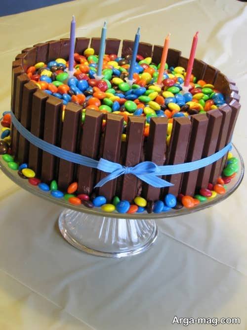 تزیین کیک با شکلات رنگی 