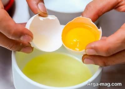 جدا کردن زرده و سفیده تخم مرغ 