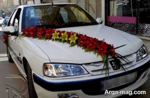 تزیین ماشین عروس با گل های طبیعی 