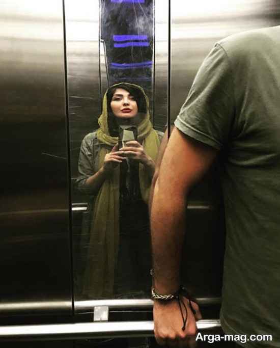 تصویری از مریم معصومی در آینه آسانسور