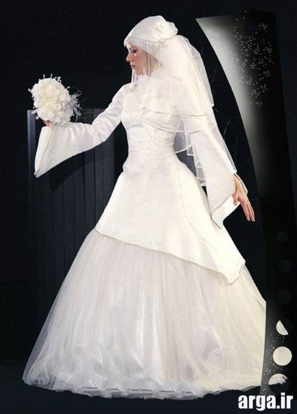 لباس عروس زیبا پوشیده