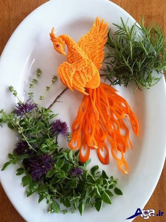 تزیین هویج به شکل طاووس 