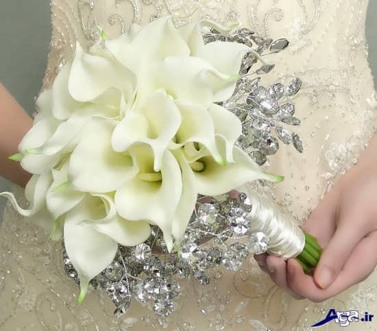 دسته گل عروس با شیپوری سفید