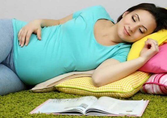 خوابیدن صحیح در دوران بارداری