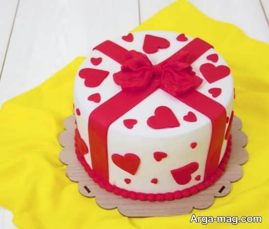تزیینات کیک تولد خانگی با طرح قلب 