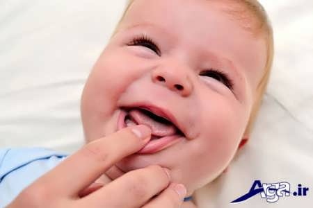 ماساژ لثه برای دندان درآوردن