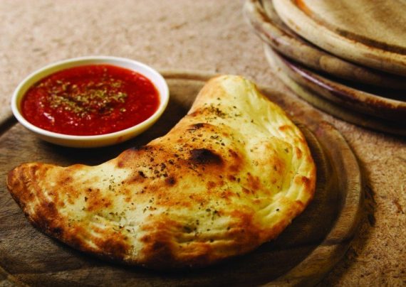 طرز تهیه پیتزا کالزونه خوشمزه
