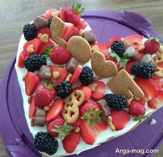 تزیینات مدرن کیک یخچالی با میوه