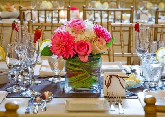طراحی ایده آل و جذاب میز شام عروسی