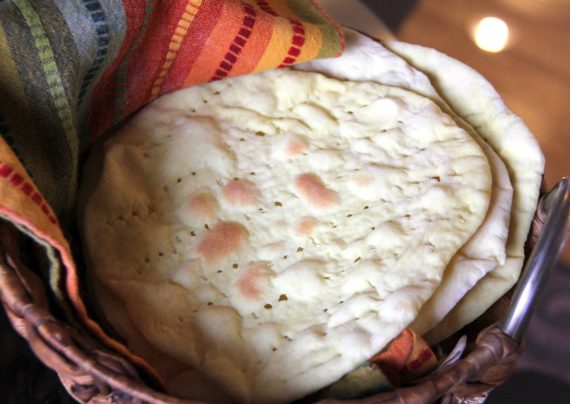 طرز تهیه نان قابلمه ای