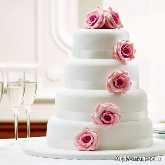 تزیین کیک عروس با گل 