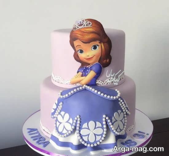 کیک تولد دخترانه با تزیین پرنسس