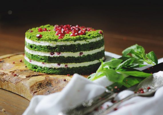 طرز تهیه کیک اسفناج